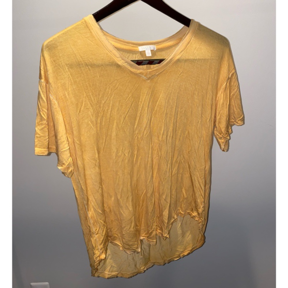 women’s shirt